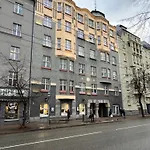Omuligs Dzivoklitis Centra